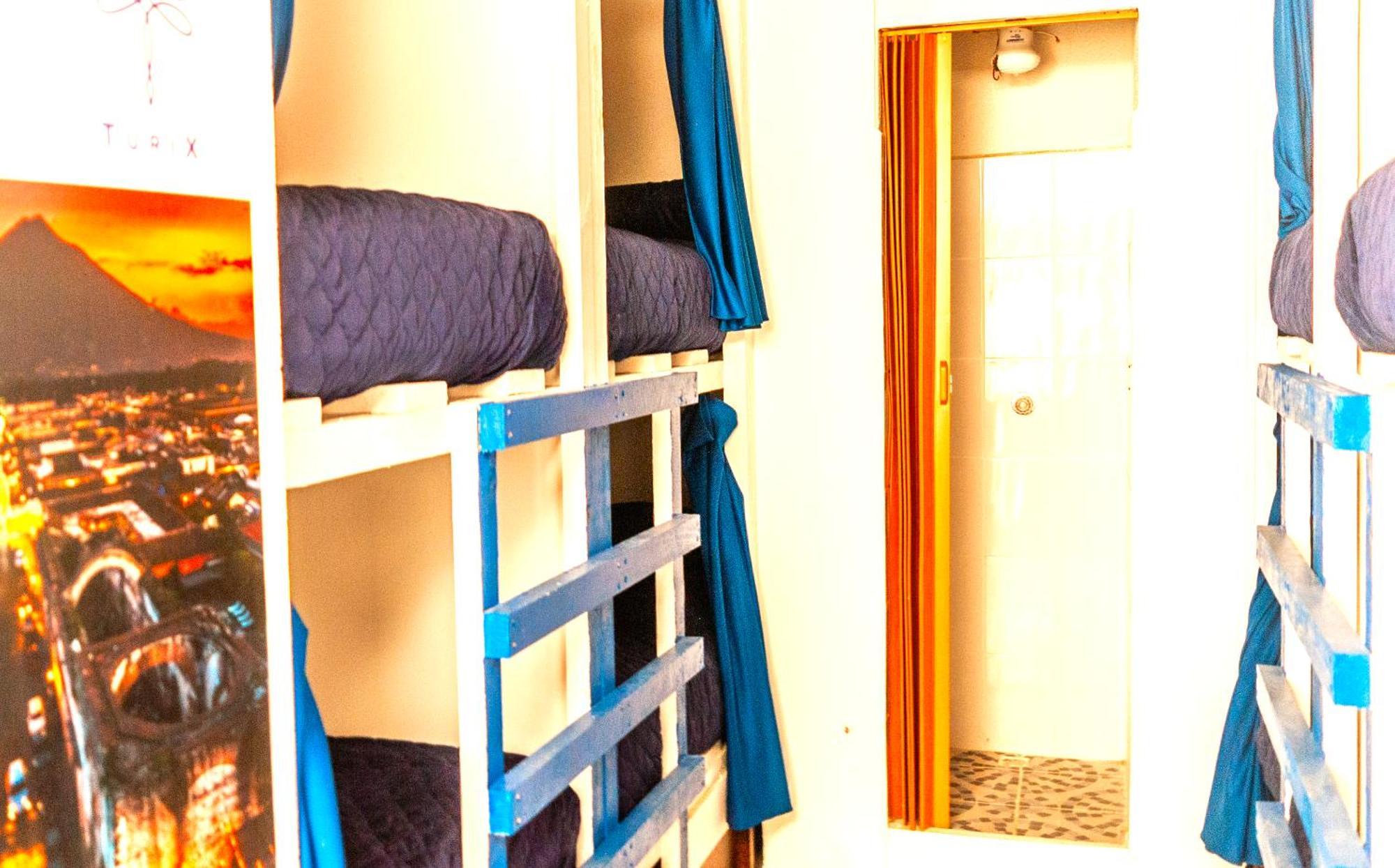 Kamazoztz Hostel And Travel Antigua Luaran gambar