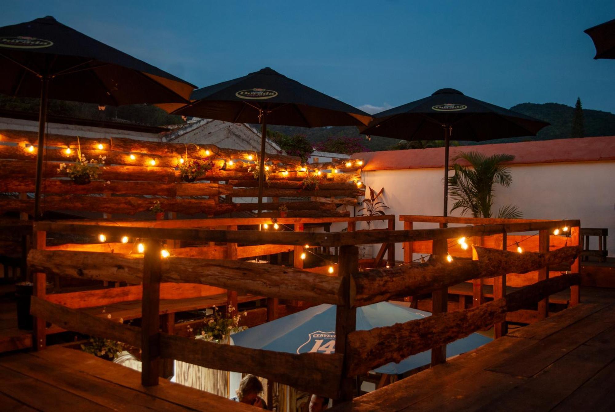 Kamazoztz Hostel And Travel Antigua Luaran gambar