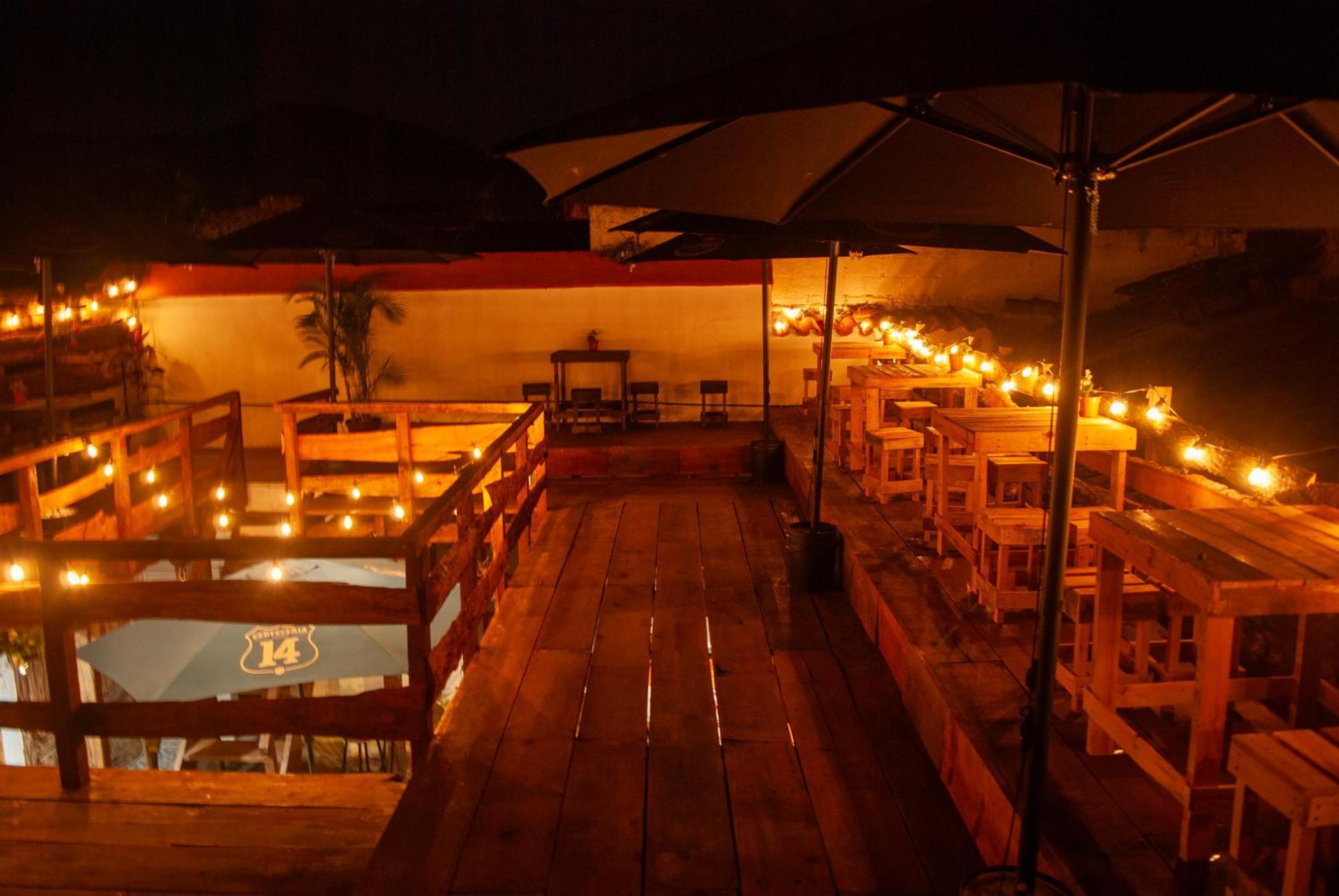 Kamazoztz Hostel And Travel Antigua Luaran gambar