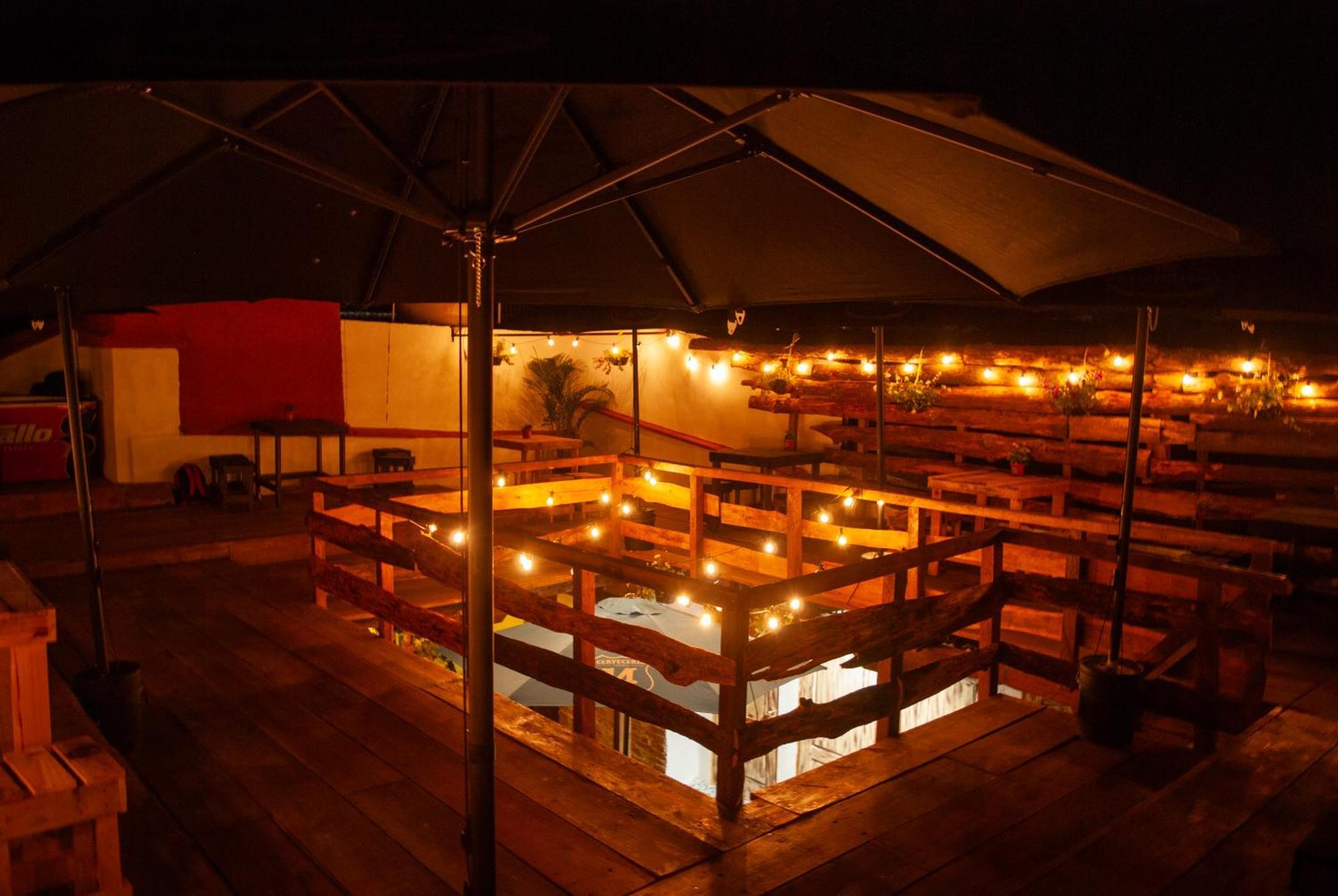 Kamazoztz Hostel And Travel Antigua Luaran gambar