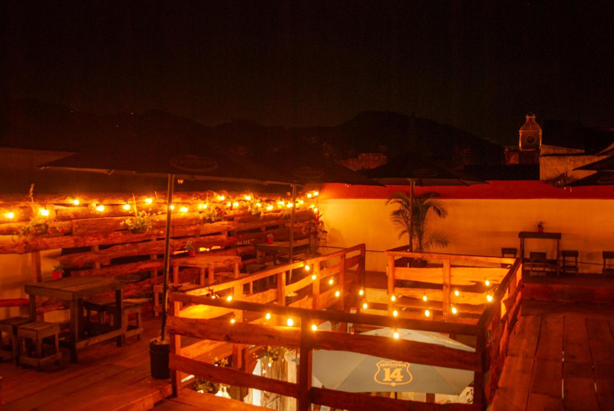 Kamazoztz Hostel And Travel Antigua Luaran gambar