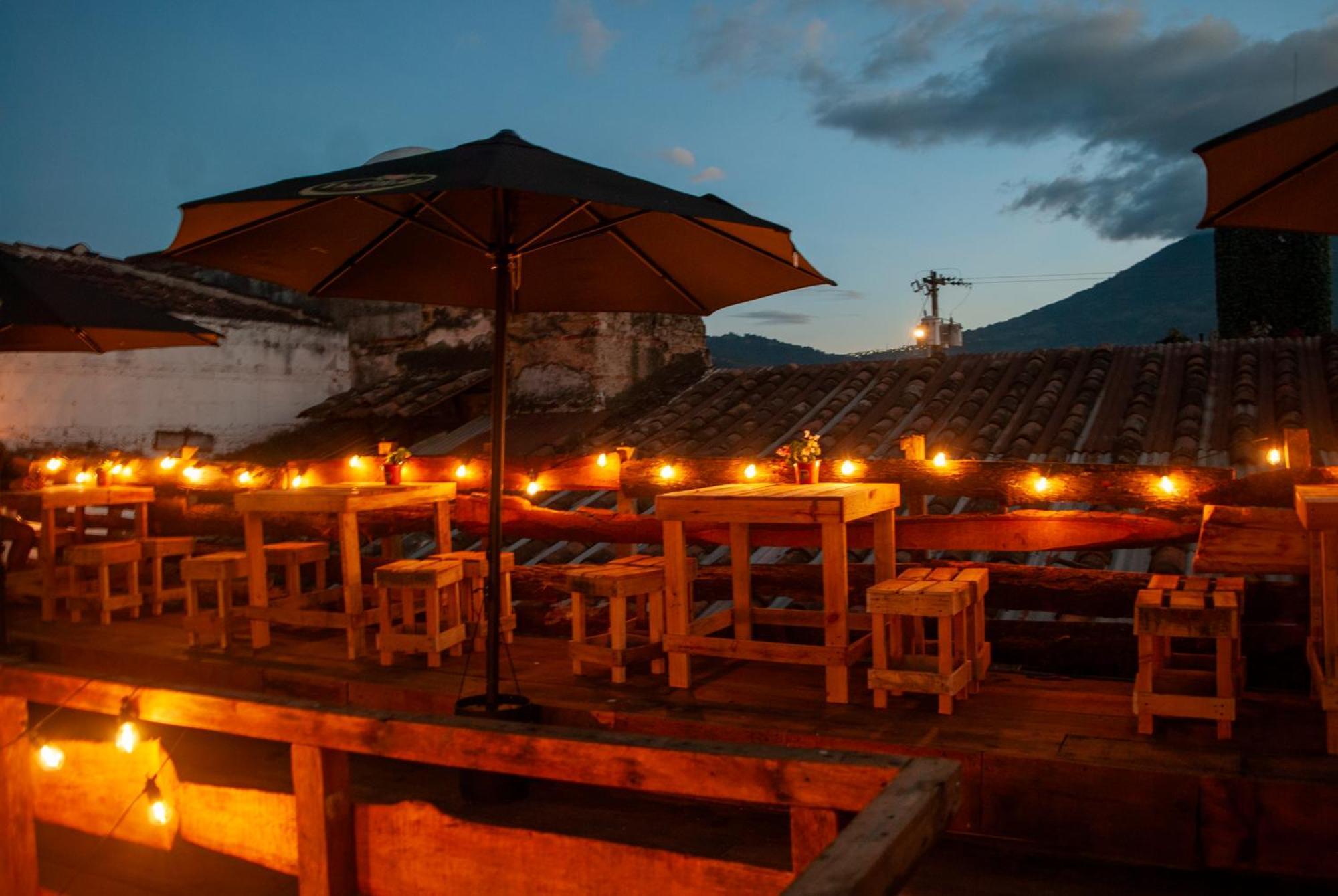 Kamazoztz Hostel And Travel Antigua Luaran gambar