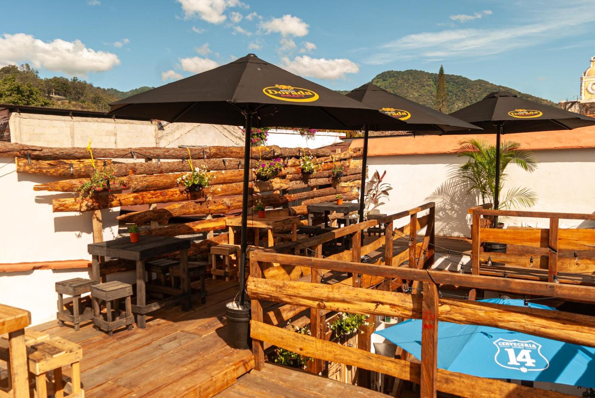 Kamazoztz Hostel And Travel Antigua Luaran gambar