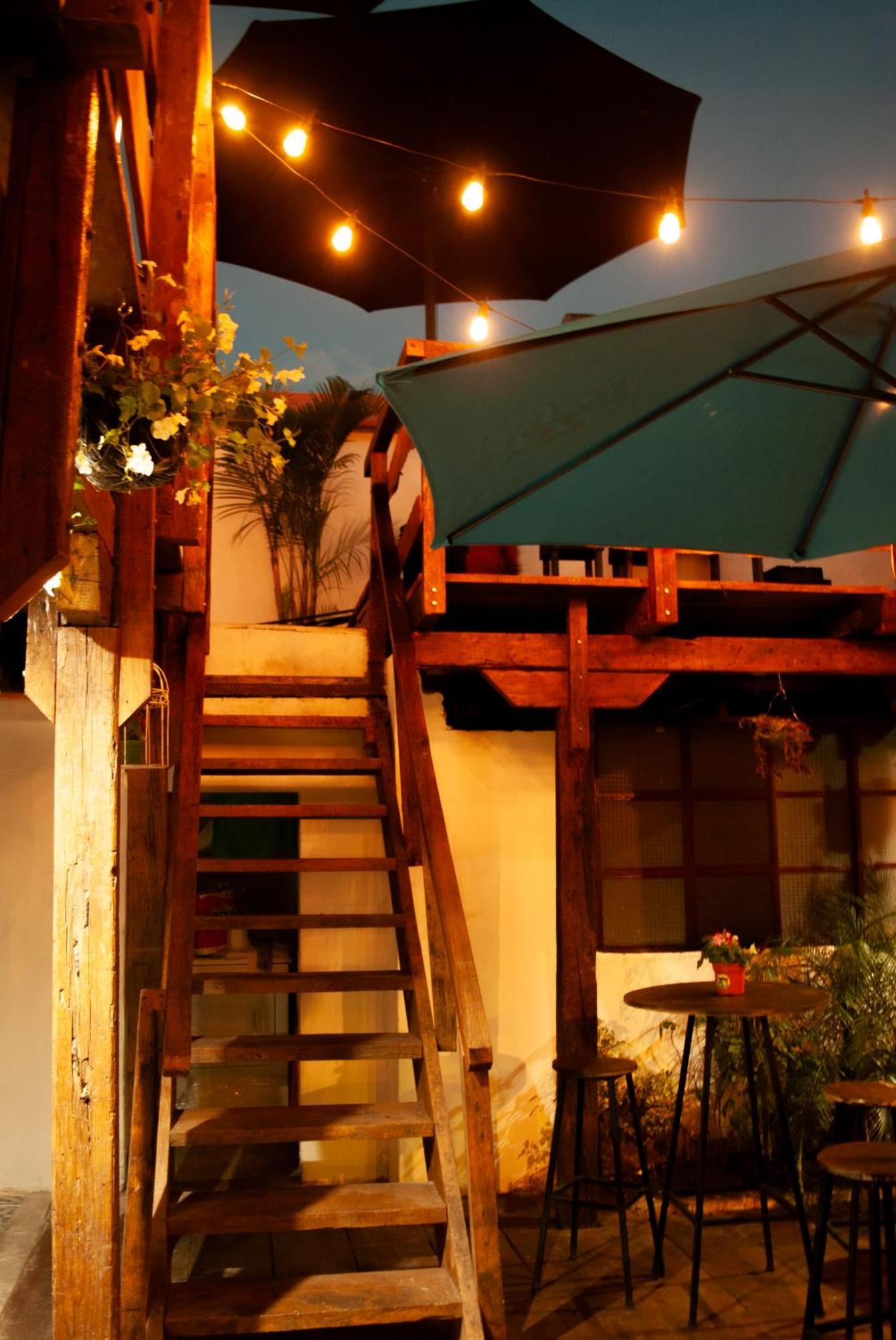 Kamazoztz Hostel And Travel Antigua Luaran gambar