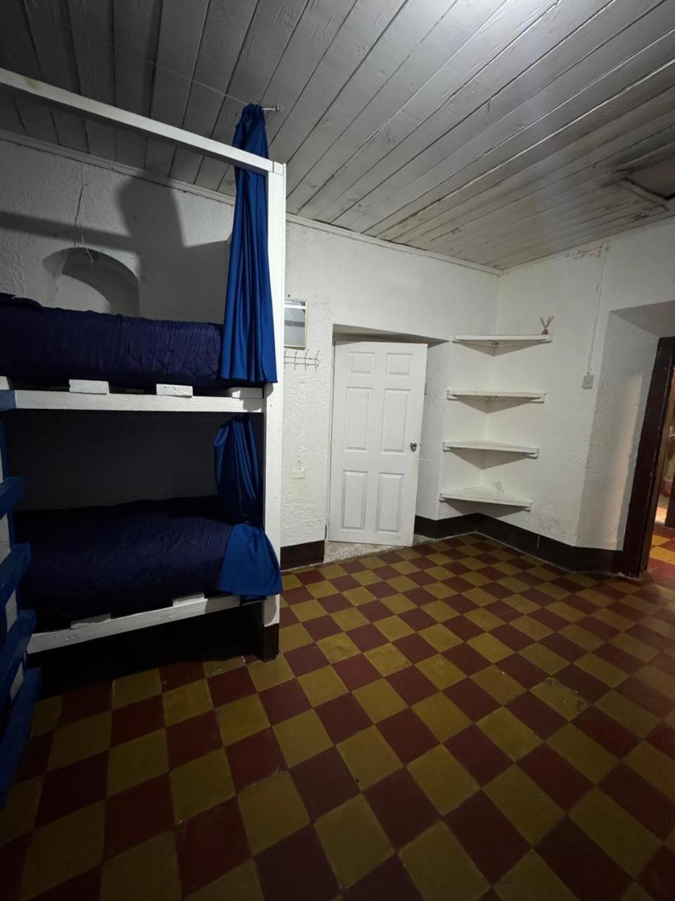 Kamazoztz Hostel And Travel Antigua Luaran gambar
