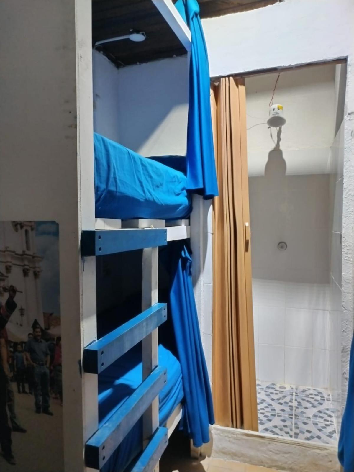 Kamazoztz Hostel And Travel Antigua Luaran gambar